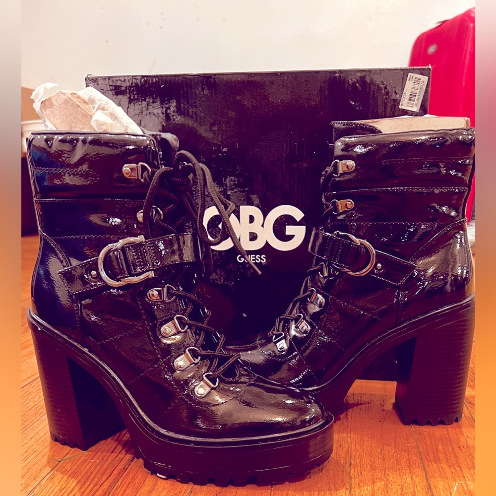 GBG BY GUESS Sellur Platform Combat Boot